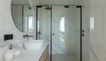 Resa Estates for sale Ibiza Vlla Aixa te koop sale lift sea views bathroom 5.jpg